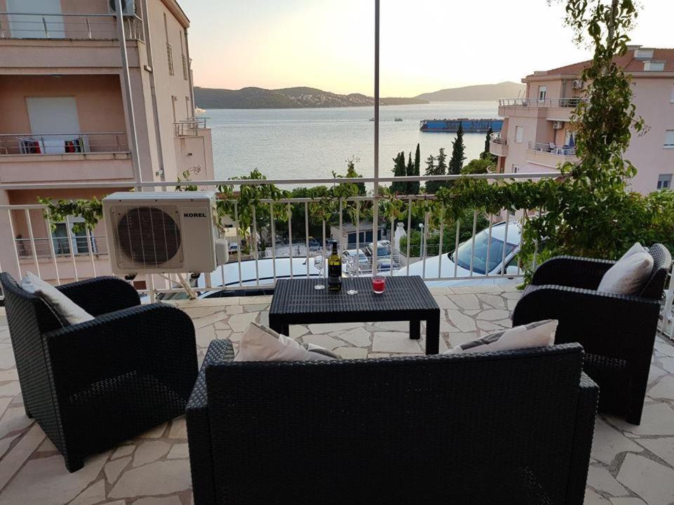 Adriatic Apartments Трогир Экстерьер фото